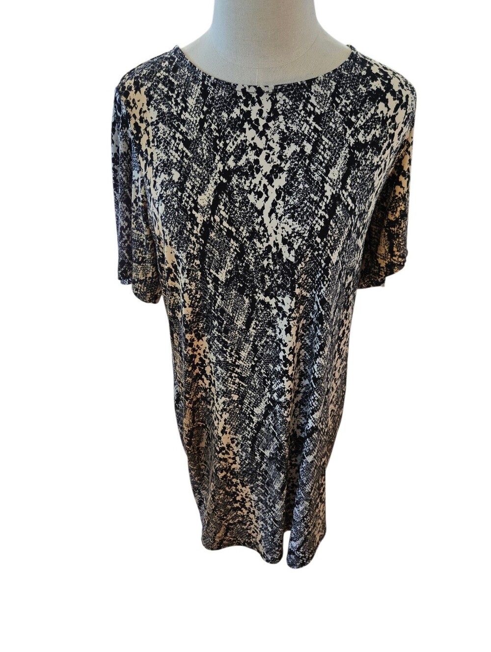Alexandra And Oak Black and Cream Snake Print Short Sleeve Dress